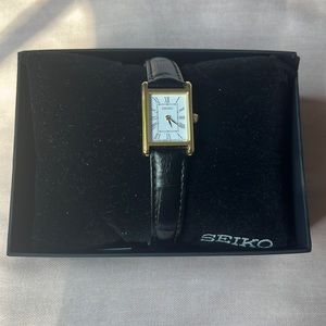 Brand New Seiko Women’s Tank Watch leather straps